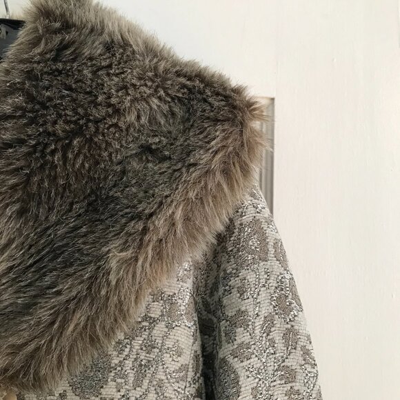 Isda & Co | Faux Fur Collar Jacquard Coat - Picture 5 of 12